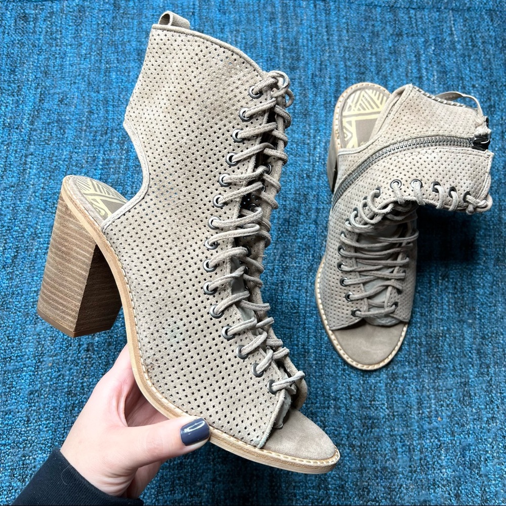Dolce Vita Lira Peep Toe Lace Up Cutaway Booties in Taupe Suede Women's 9.5